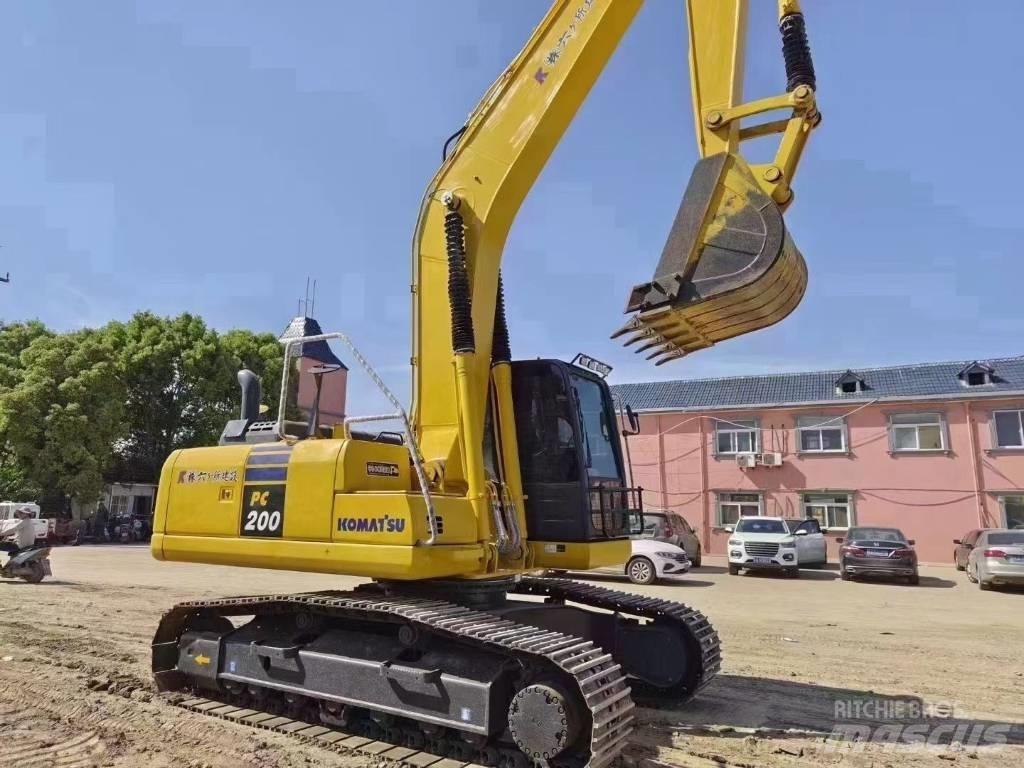 Komatsu PC 200-8 حفارات زحافة