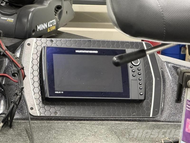  Skeeter WX2200 زوارق العمل / مراكب شحن