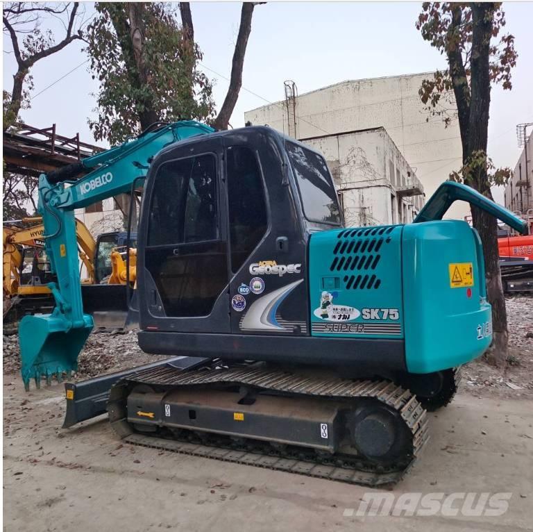 Kobelco SK 75 حفارات وسط 7 طن - 12 طن