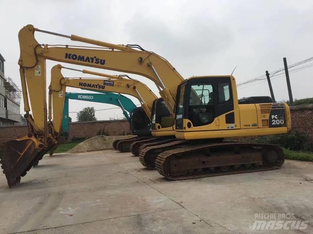 Komatsu pc200-8 حفارات زحافة