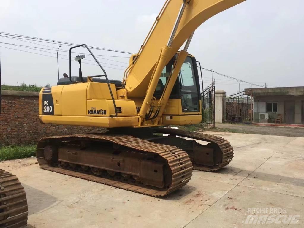 Komatsu pc200-8 حفارات زحافة