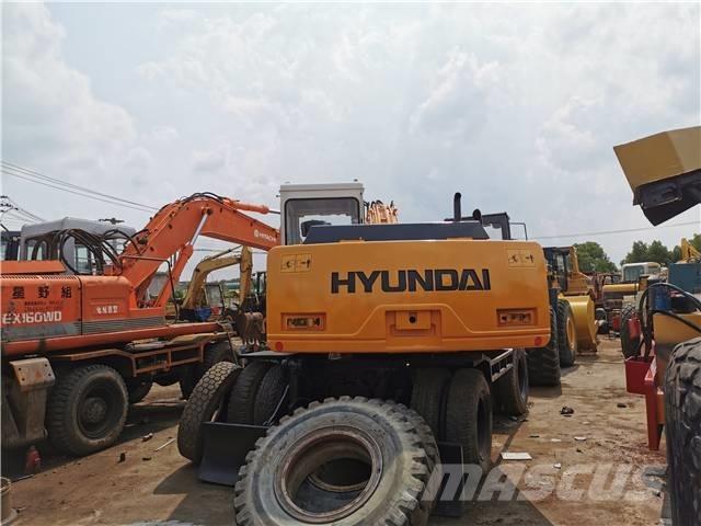 Hyundai R130WD حفارات زحافة
