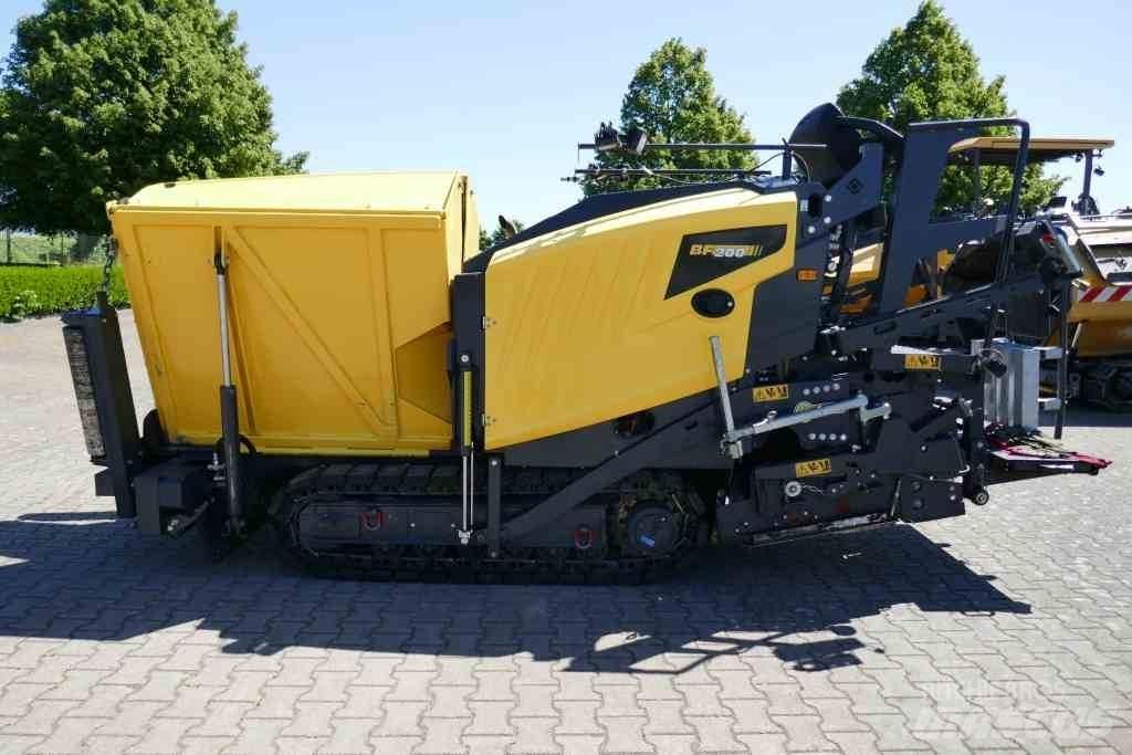 Bomag BF 200 C-2 ماكينات أسفلت صغيرة