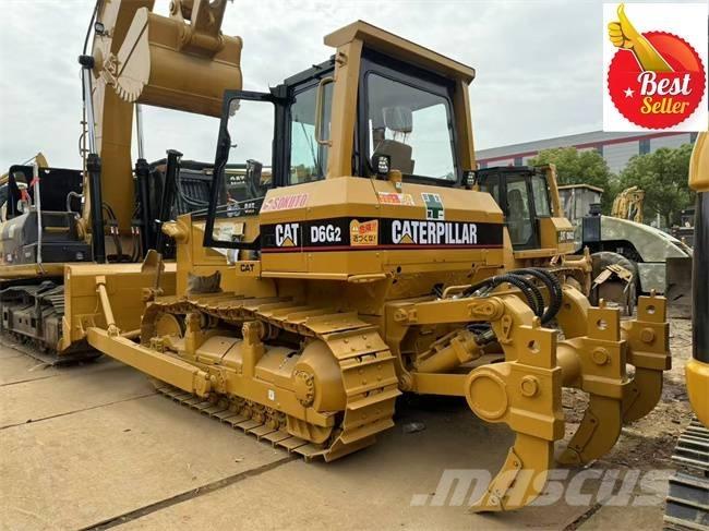 CAT D 6 G بلدوزرات مجنزرة