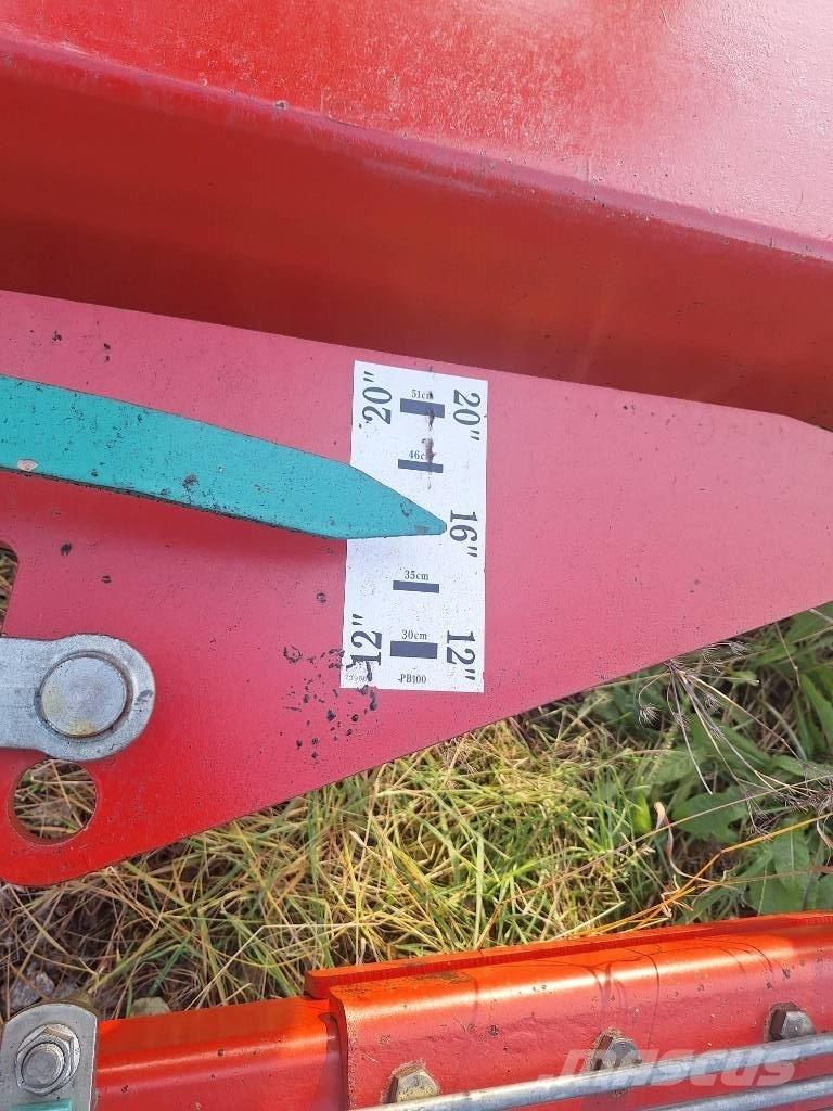 Kverneland PB100 محاريث عكسية