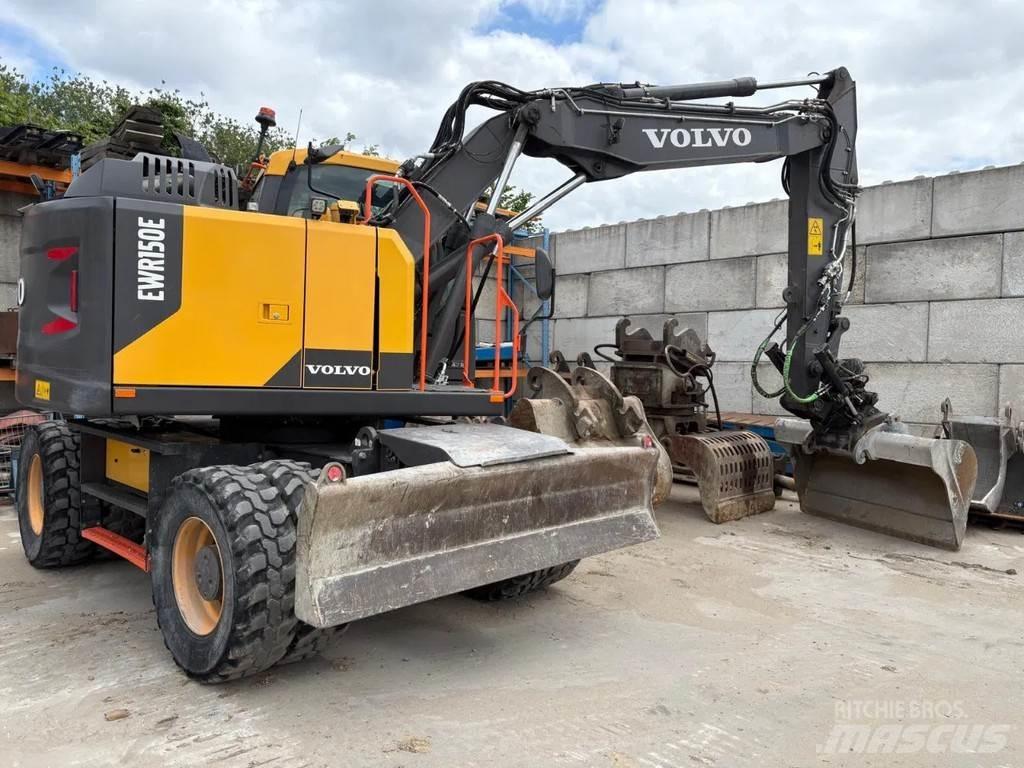 Volvo EWR150E حفارات بعجل