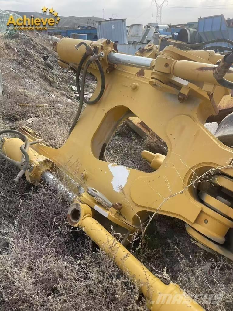 CAT D 9 T بلدوزرات مجنزرة