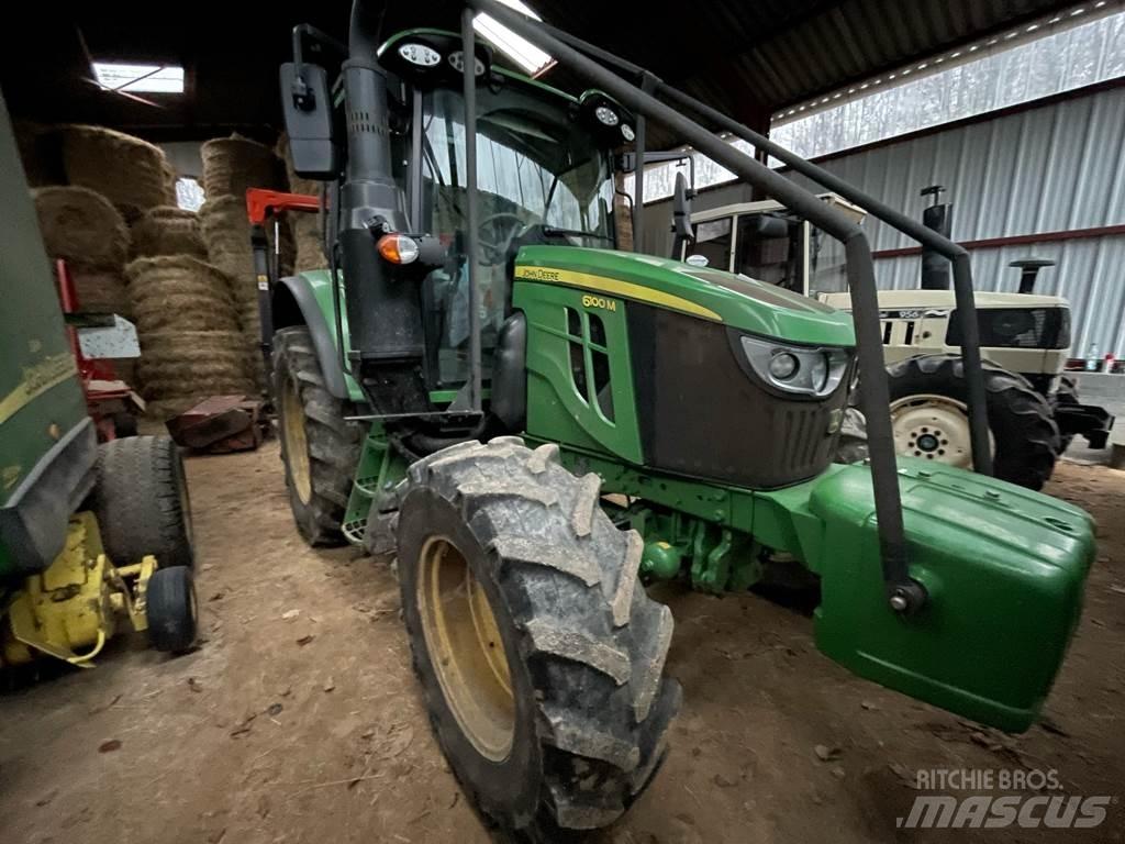 John Deere 6100 M الجرارات