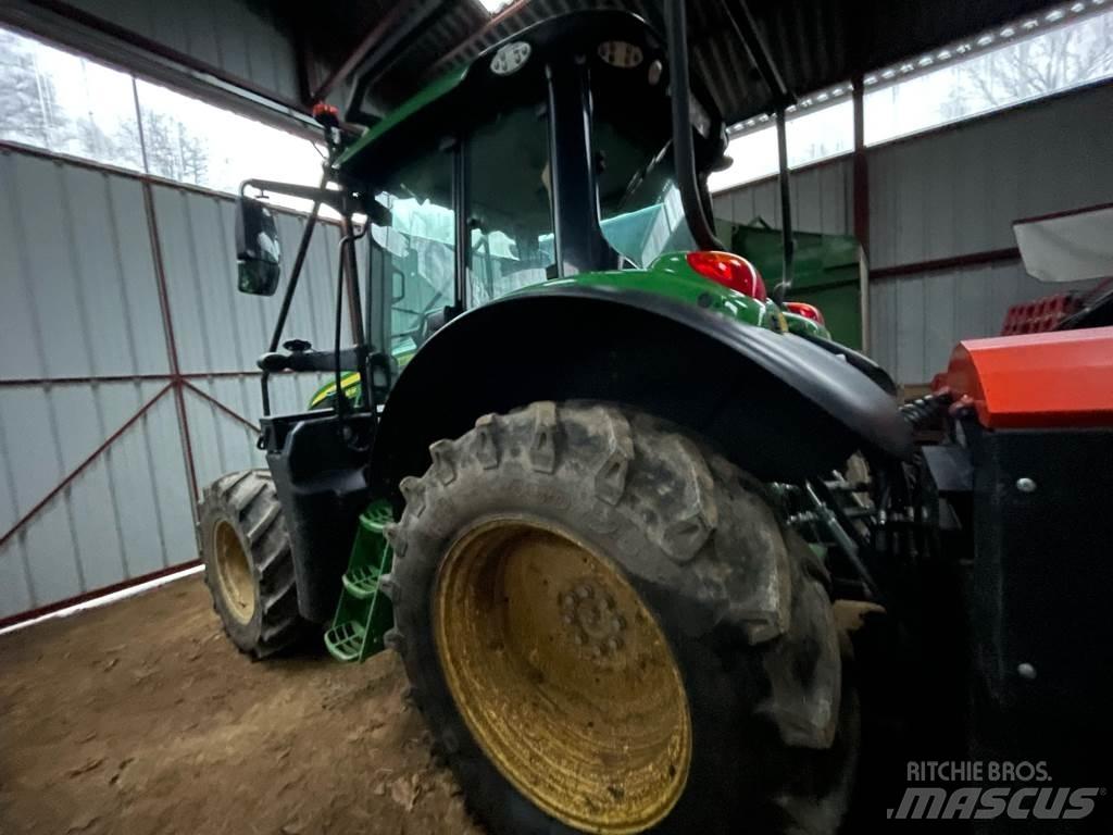 John Deere 6100 M الجرارات