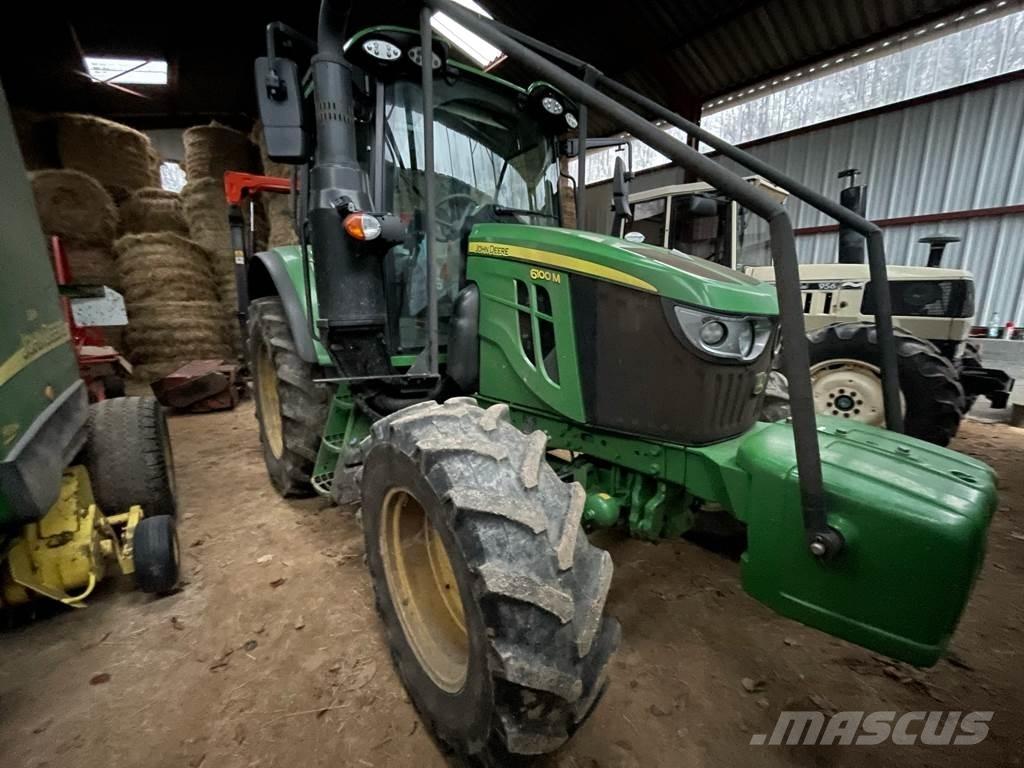 John Deere 6100 M الجرارات