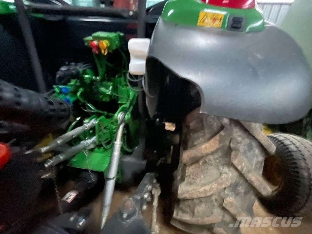 John Deere 6100 M الجرارات
