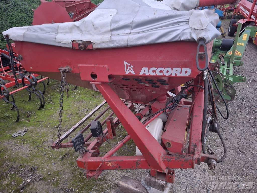 Kverneland Accord مثاقيب مدمجة
