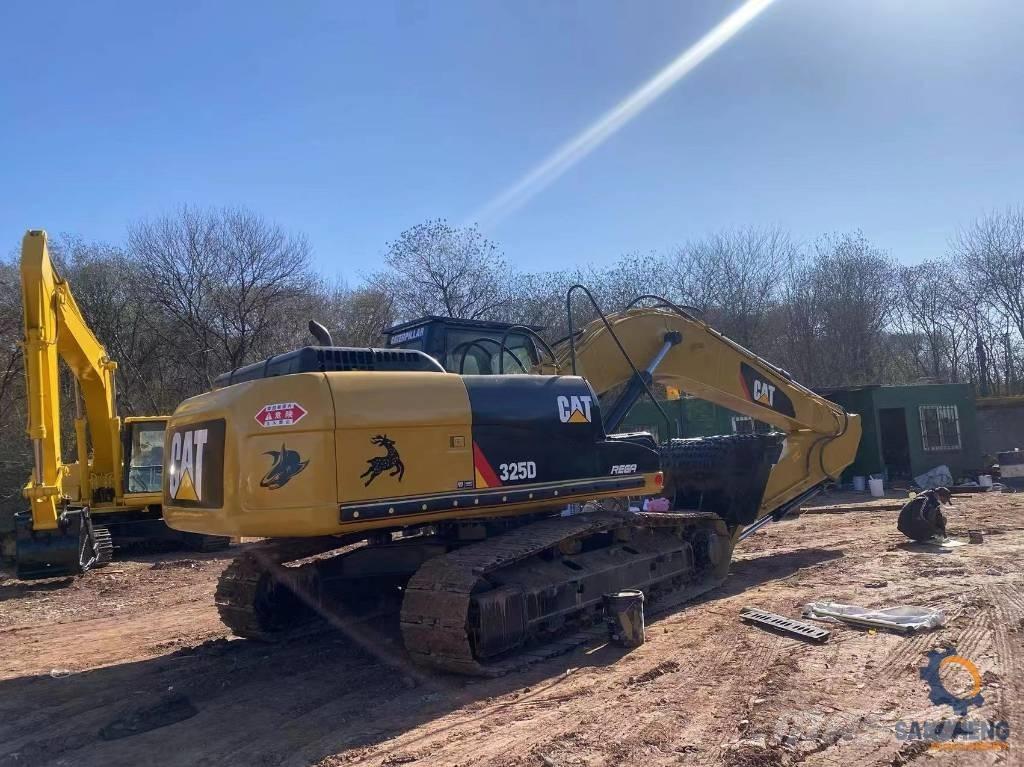 CAT 325 D حفارات زحافة