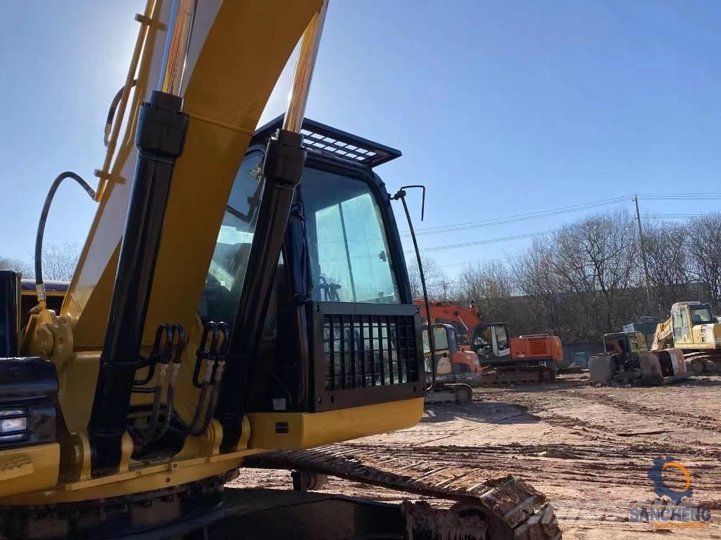 CAT 325 D حفارات زحافة