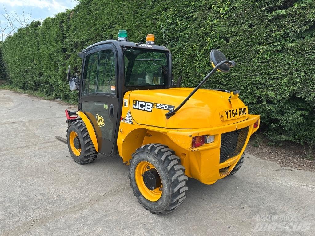 JCB 520-40 مناولات متداخلة