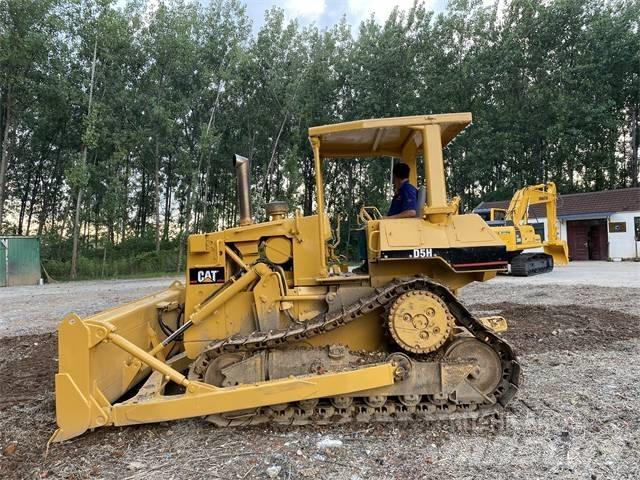 CAT D5H بلدوزرات مجنزرة