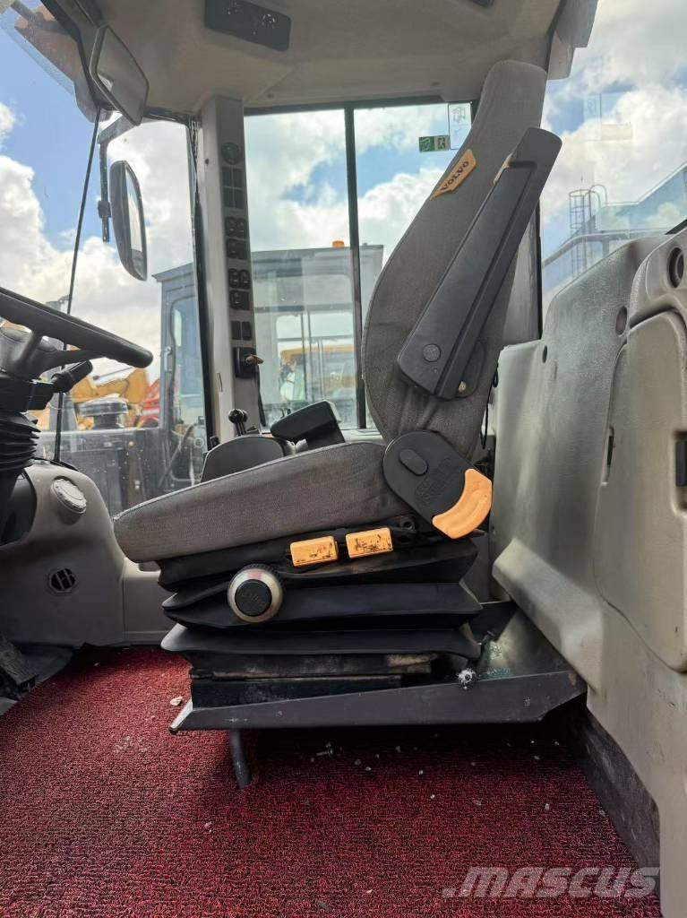 Volvo L 105 لوادر بعجل