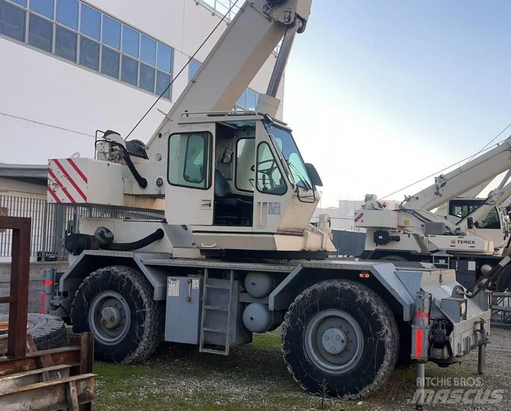 Terex A 300 رافعات الطرق الوعرة