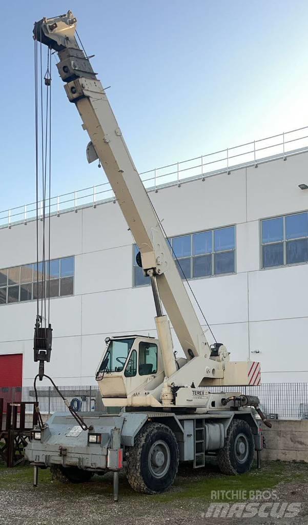 Terex A 300 رافعات الطرق الوعرة