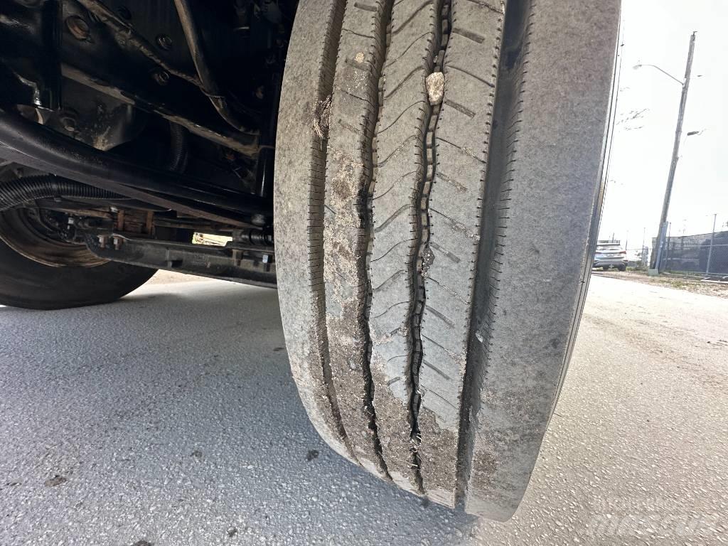 Ford F 750 XLT شاحنات ذات صهاريج