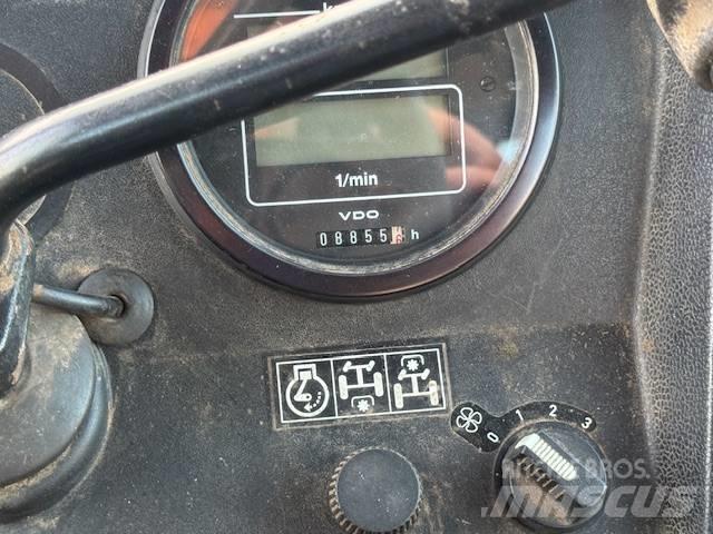 Fendt 307c 2wd الجرارات