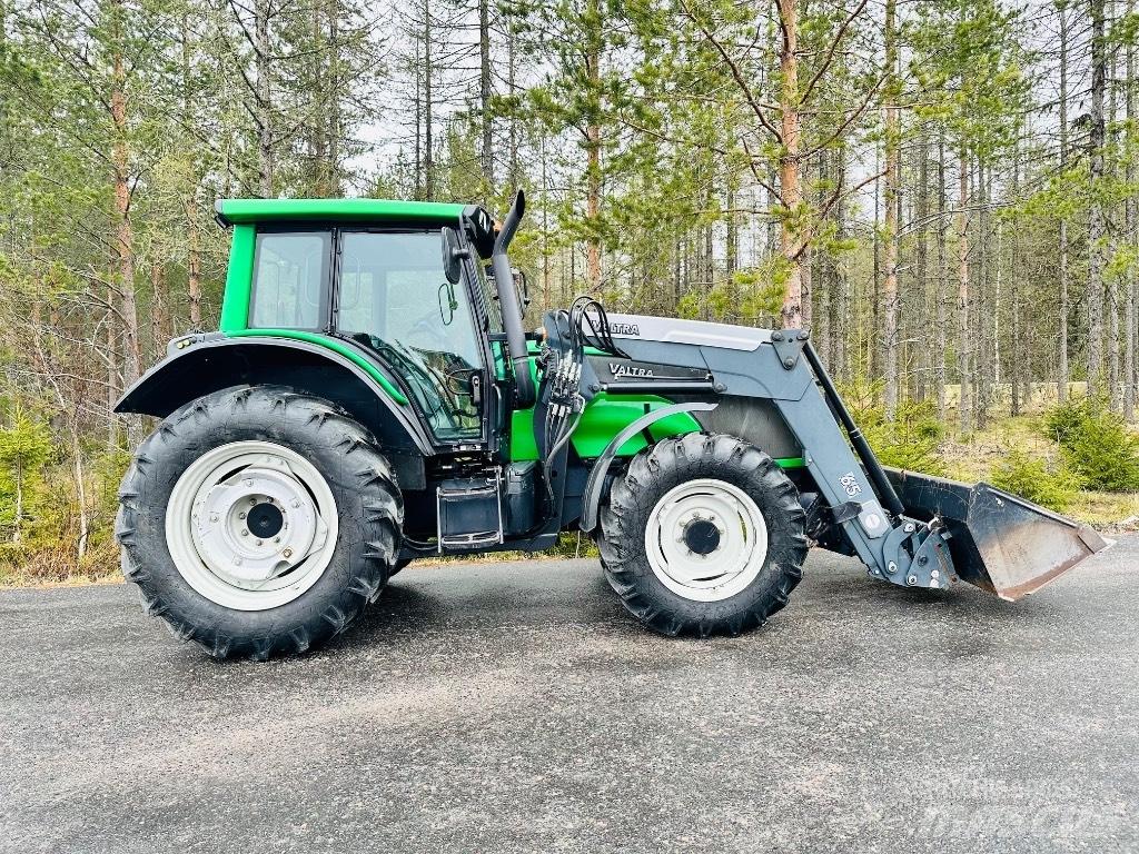 Valtra T 131 الجرارات
