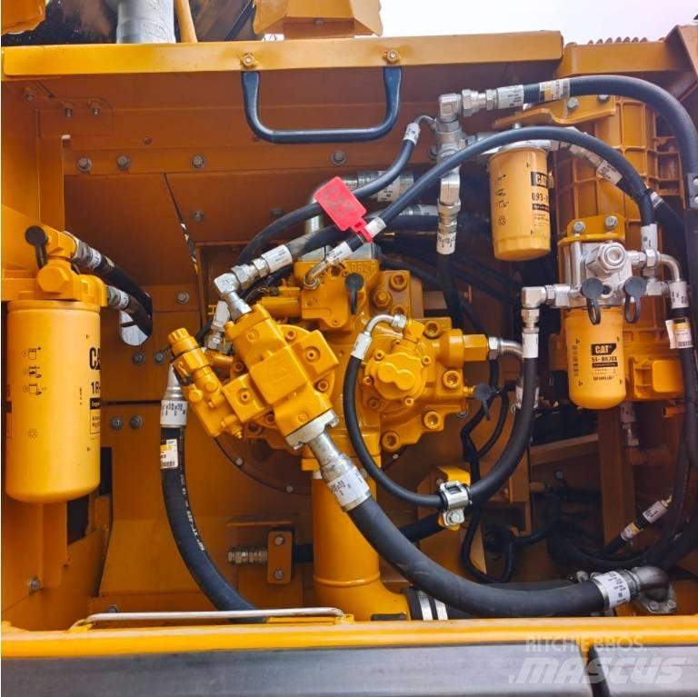 CAT 336 D 2 حفارات زحافة