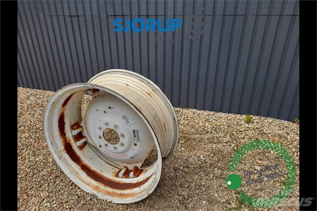 Ford 4630 Rear Rim الإطارات والعجلات والحافات