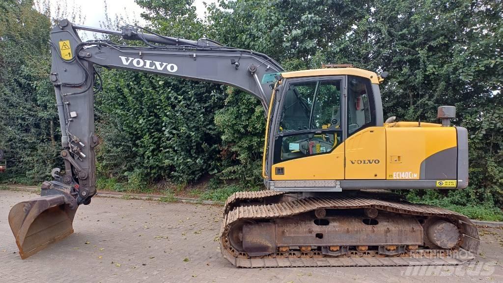Volvo EC 140 C L M حفارات زحافة