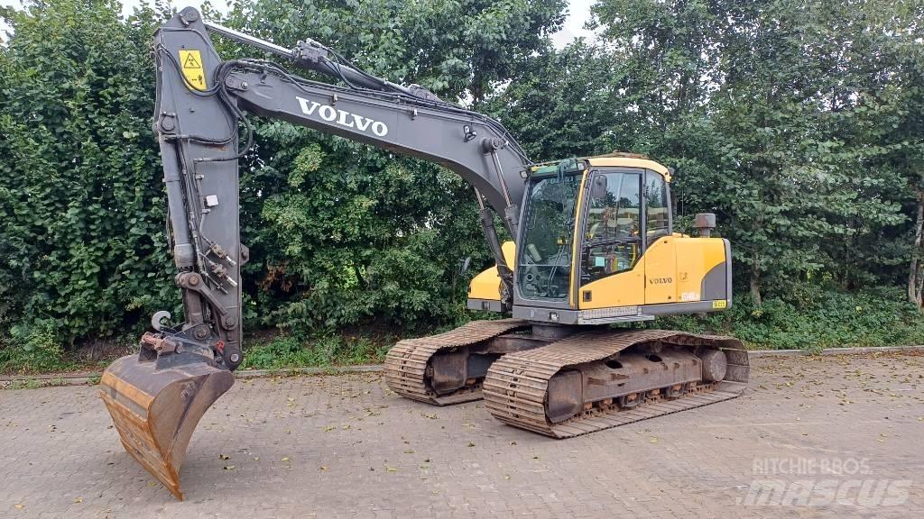Volvo EC 140 C L M حفارات زحافة