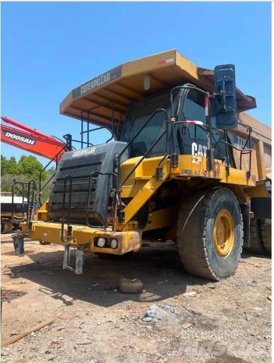 CAT 773 E شاحنات المخلفات الصلبة
