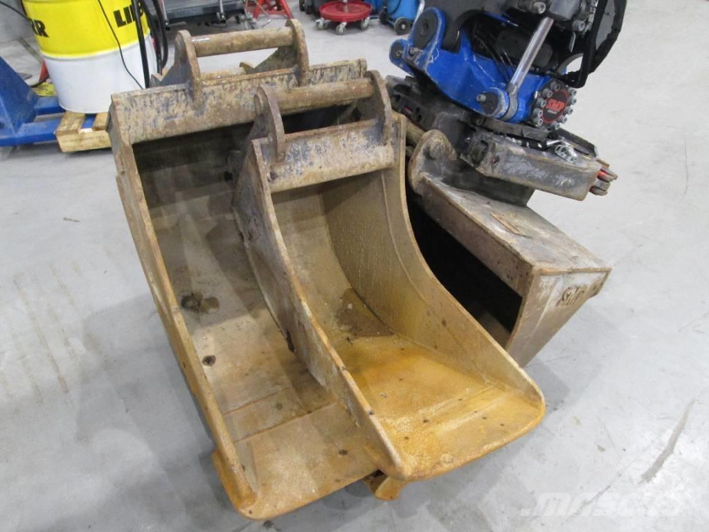 Takeuchi TB 295 W حفارات بعجل