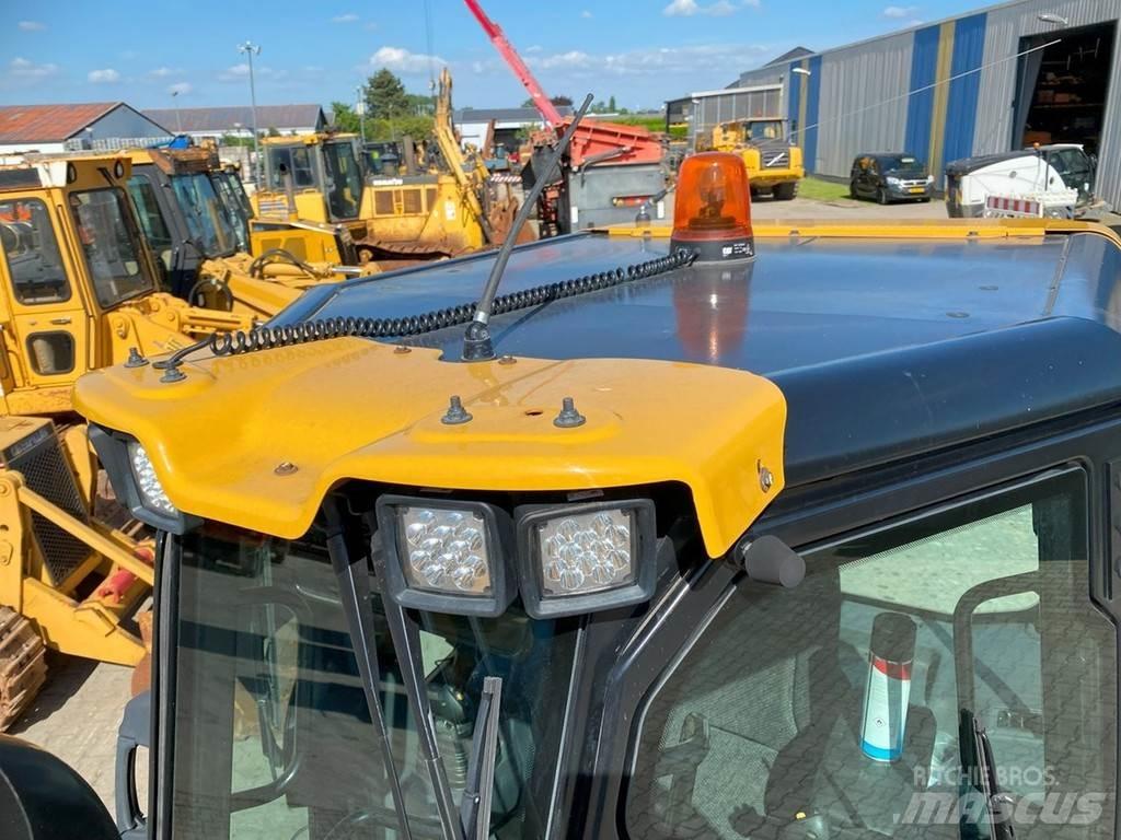 CAT D5K2 XL NVT بلدوزرات مجنزرة