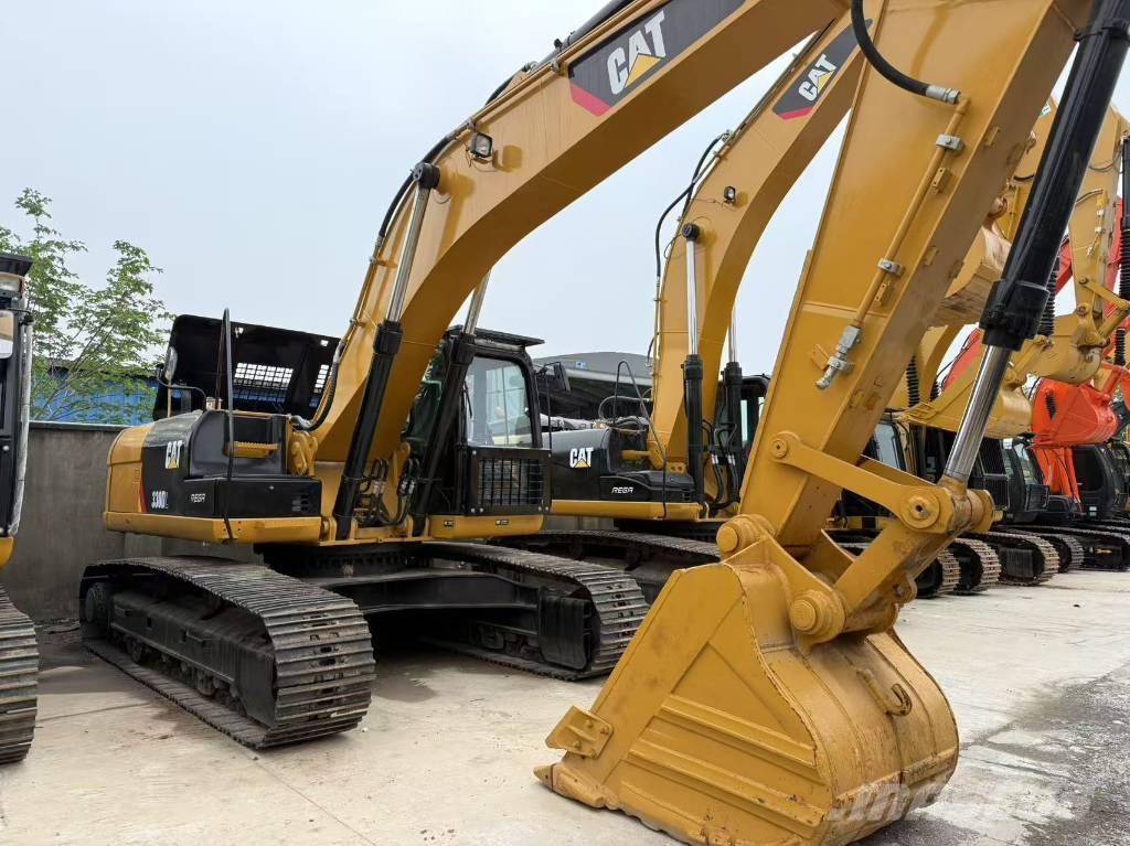 CAT 330 D L حفارات زحافة