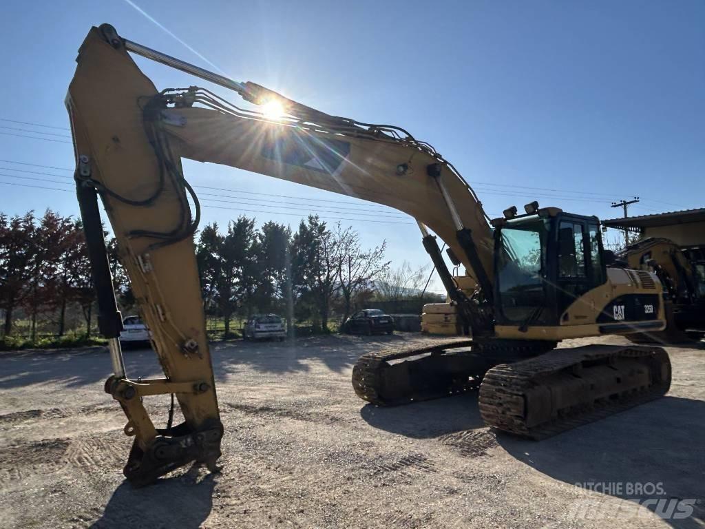 CAT 325 D L حفارات زحافة