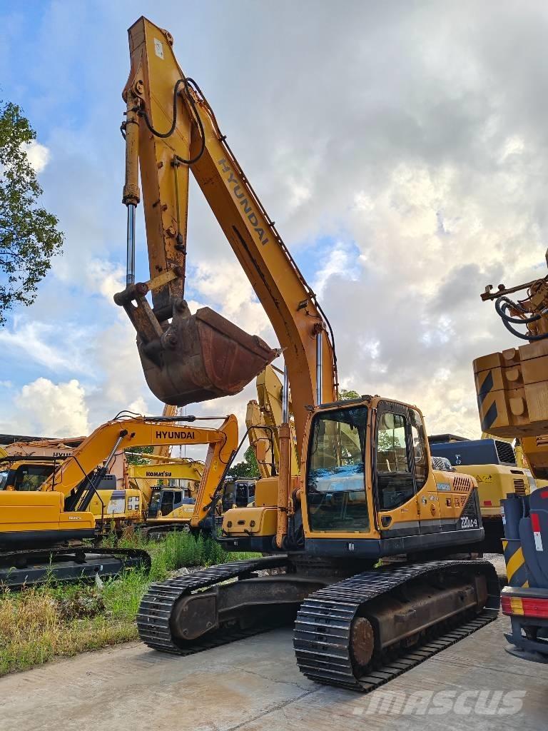 Hyundai R 220LC-9S حفارات زحافة