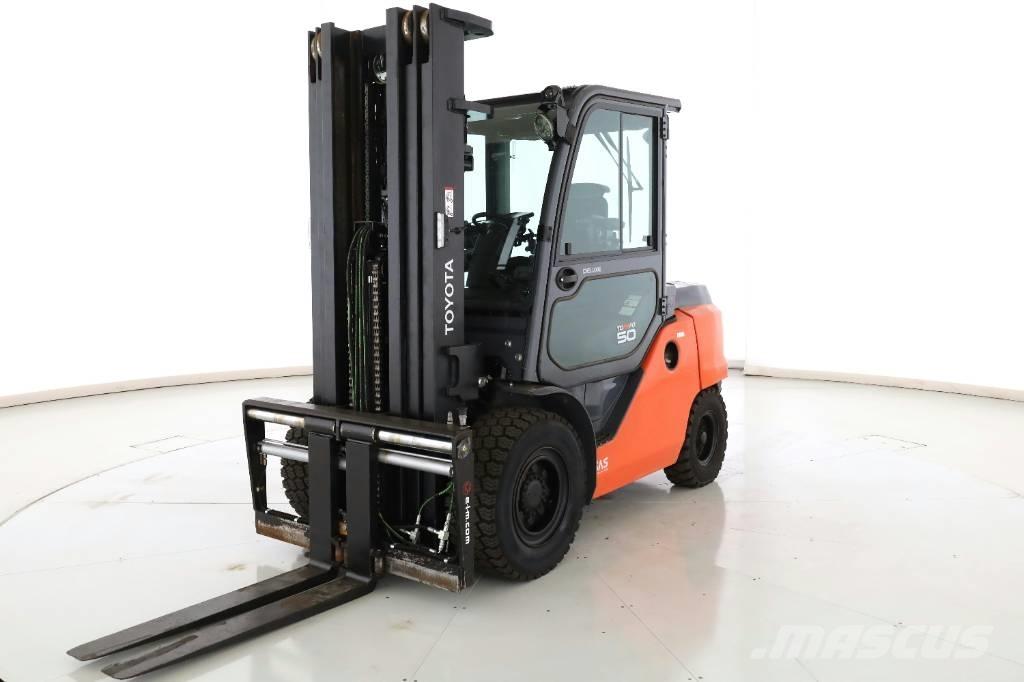 Toyota 40-8 FD45 N شاحنات الديزل