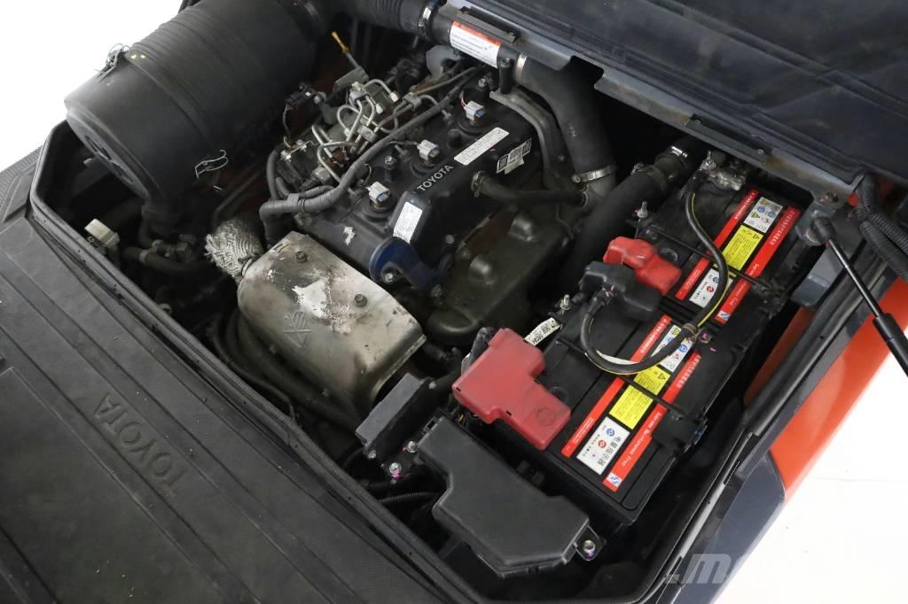 Toyota 40-8 FD45 N شاحنات الديزل