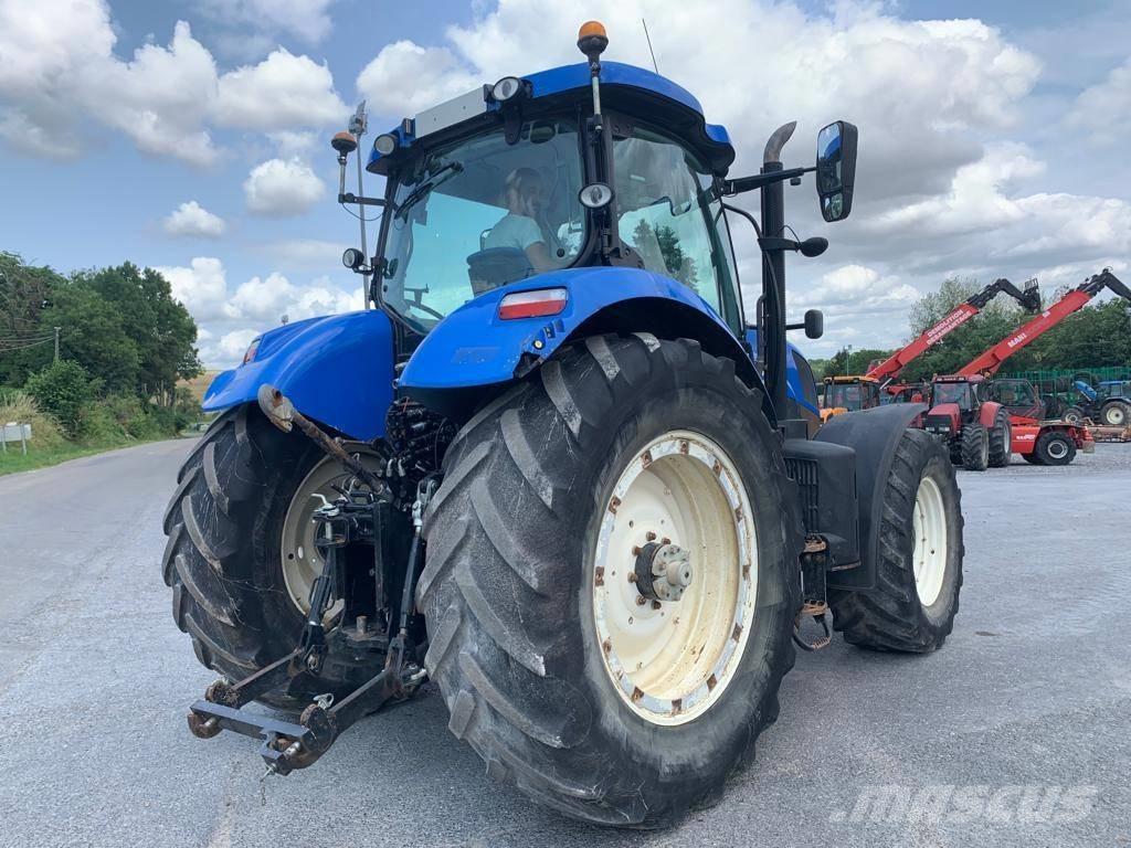 New Holland T 7.210 الجرارات