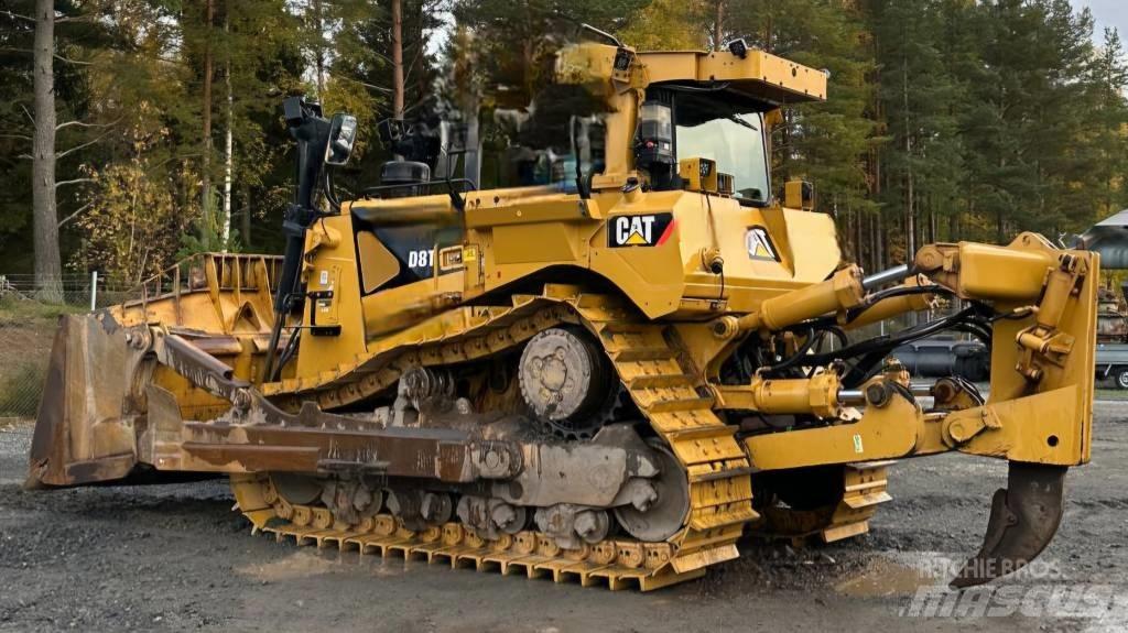 CAT D 8 T بلدوزرات مجنزرة