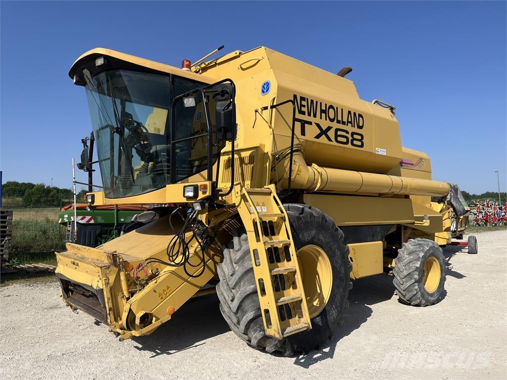 New Holland TX68 حصادات