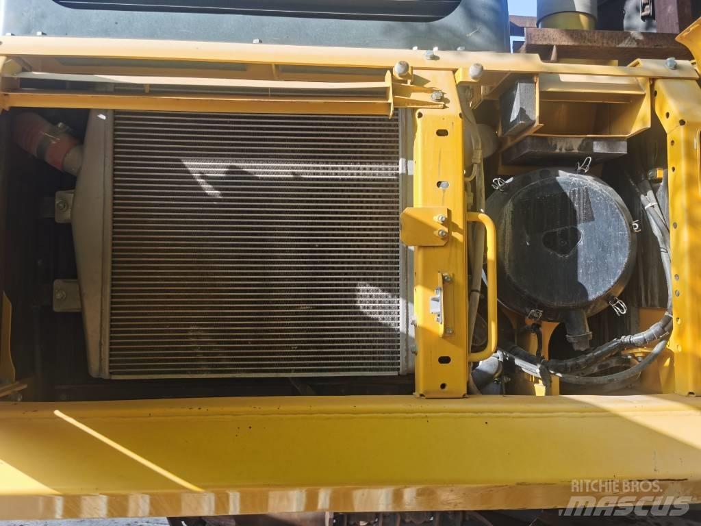 Komatsu PC 460-8 حفارات زحافة