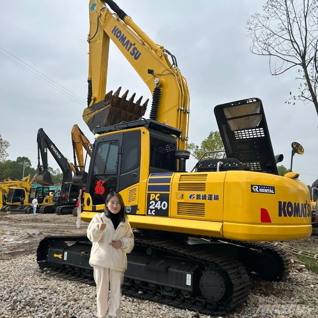 Komatsu PC 240 LC حفارات زحافة