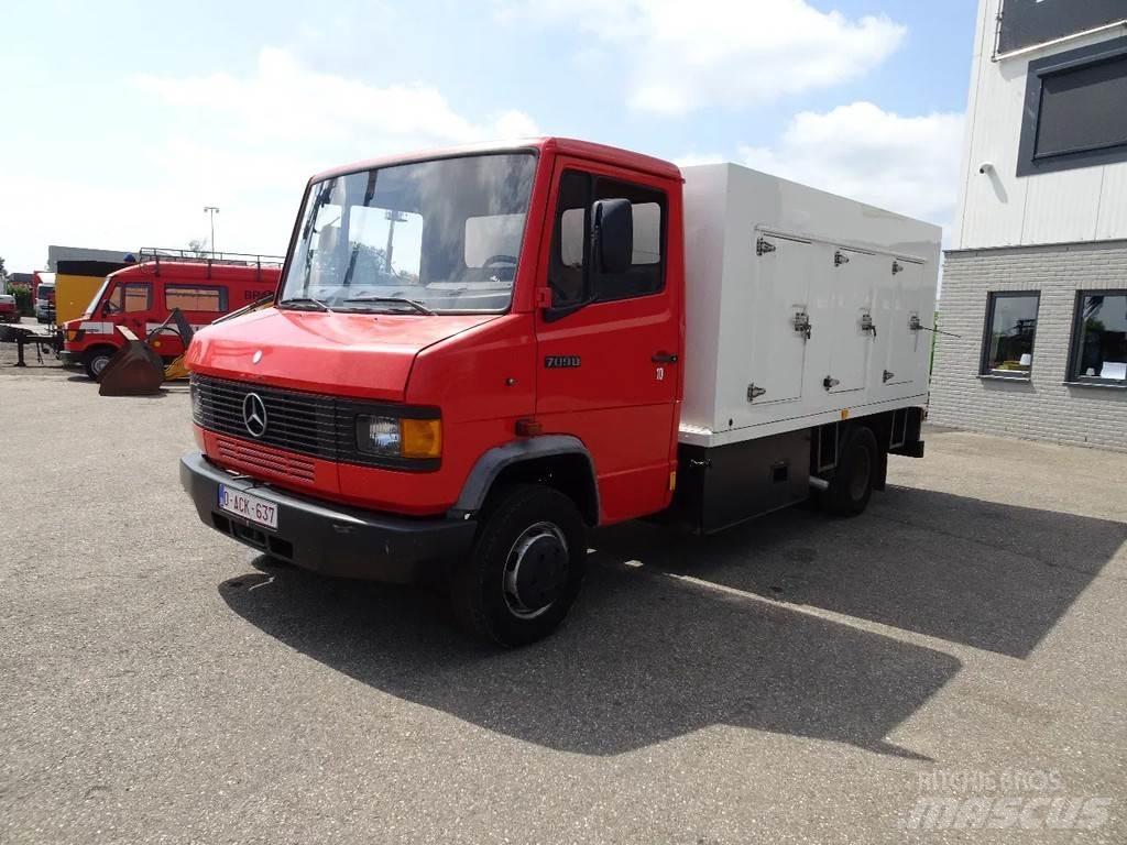 Mercedes-Benz 709D شاحنات بدرجة حرارة قابلة للضبط