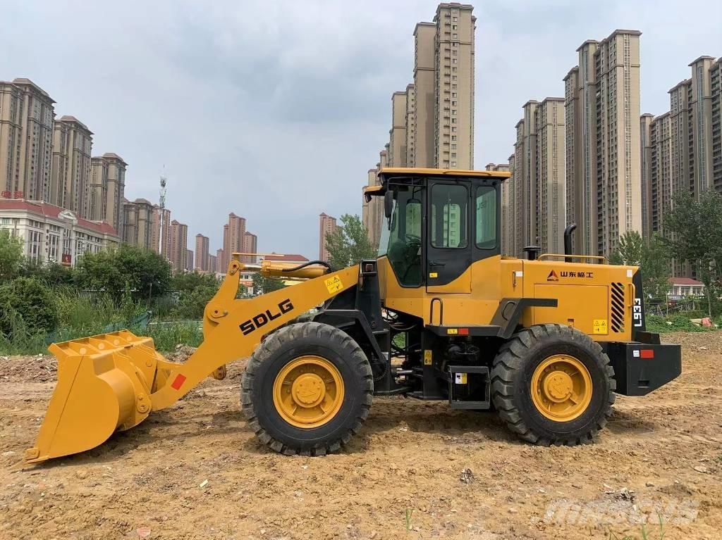 SDLG L 933 لوادر بعجل