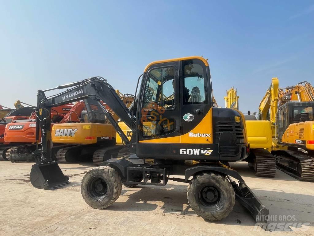 Hyundai 60 W VS حفارات بعجل