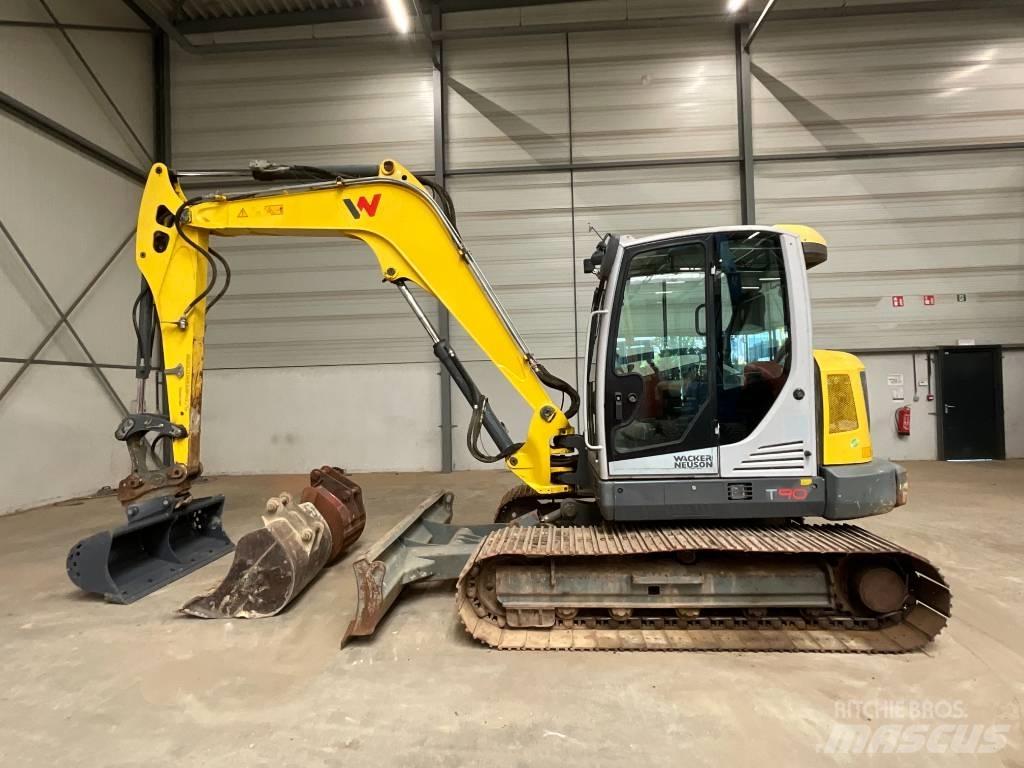 Neuson ET 90 حفارات وسط 7 طن - 12 طن