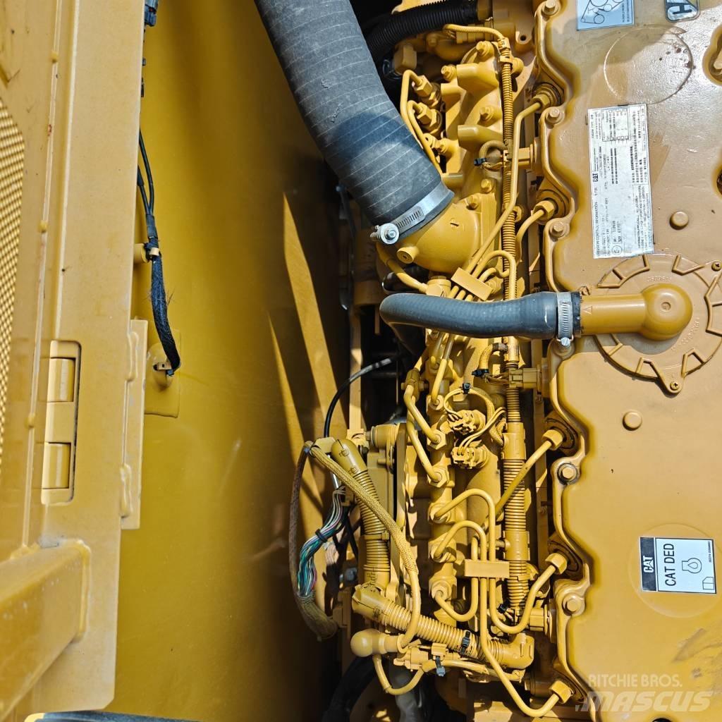 CAT 330GC حفارات زحافة
