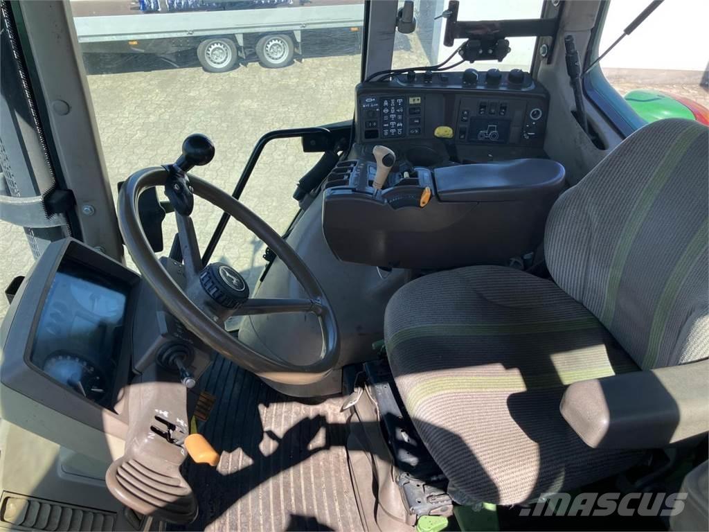 John Deere 6820 الجرارات