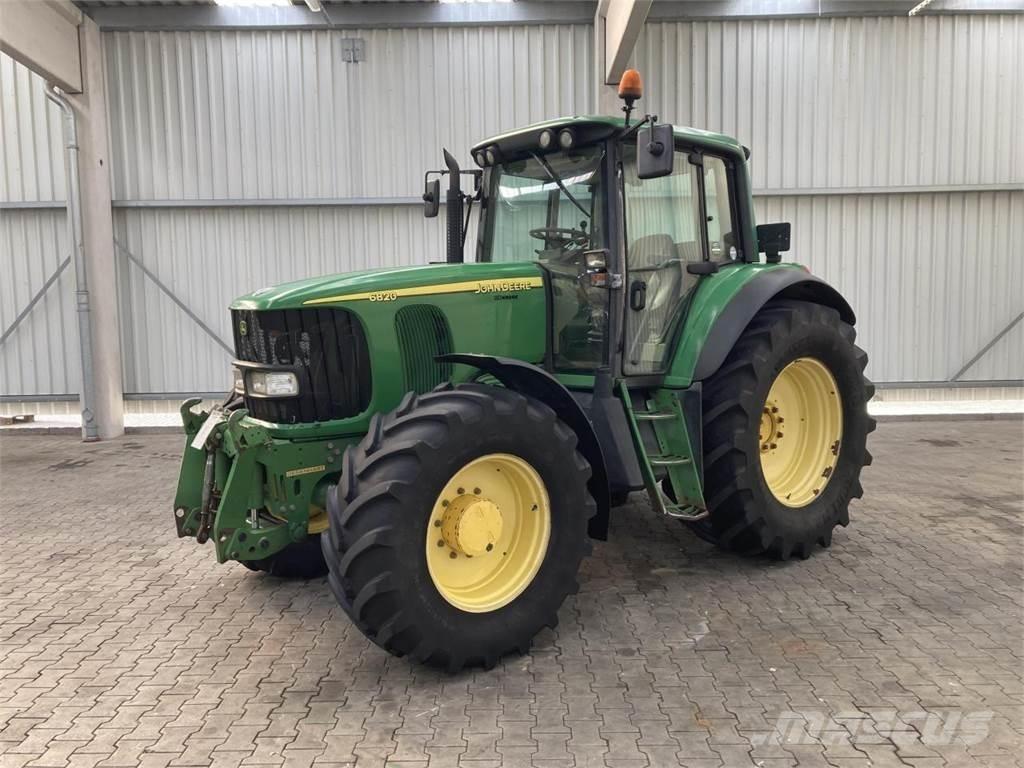 John Deere 6820 الجرارات